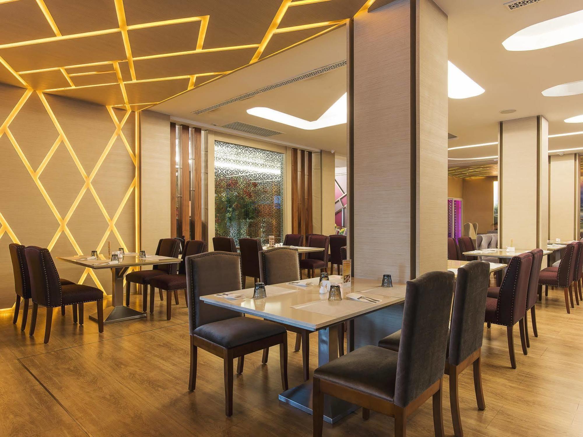One One Bangkok Otel Dış mekan fotoğraf