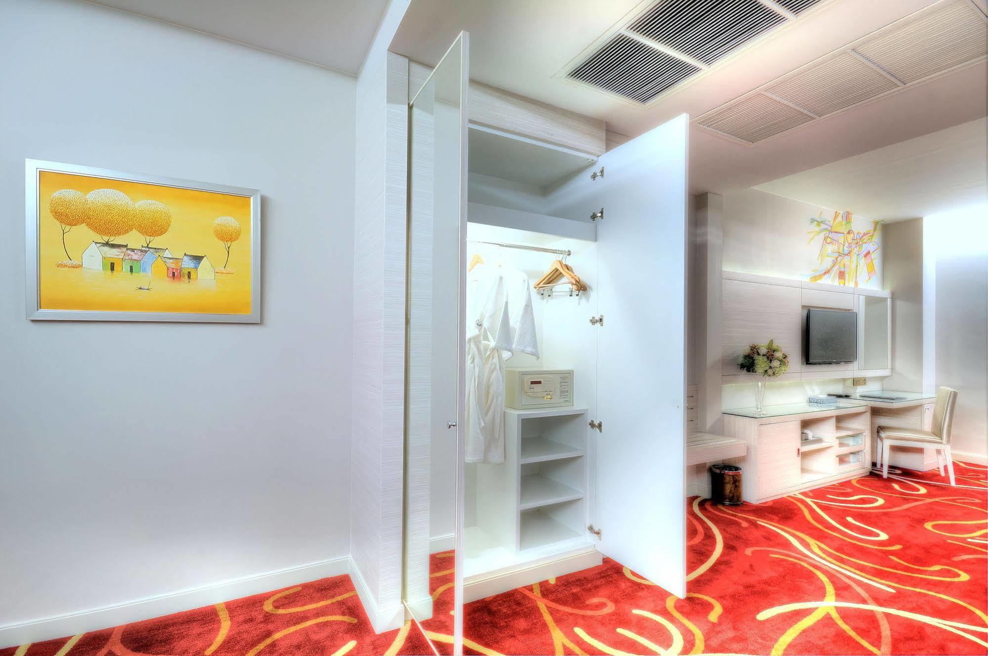 One One Bangkok Otel Dış mekan fotoğraf