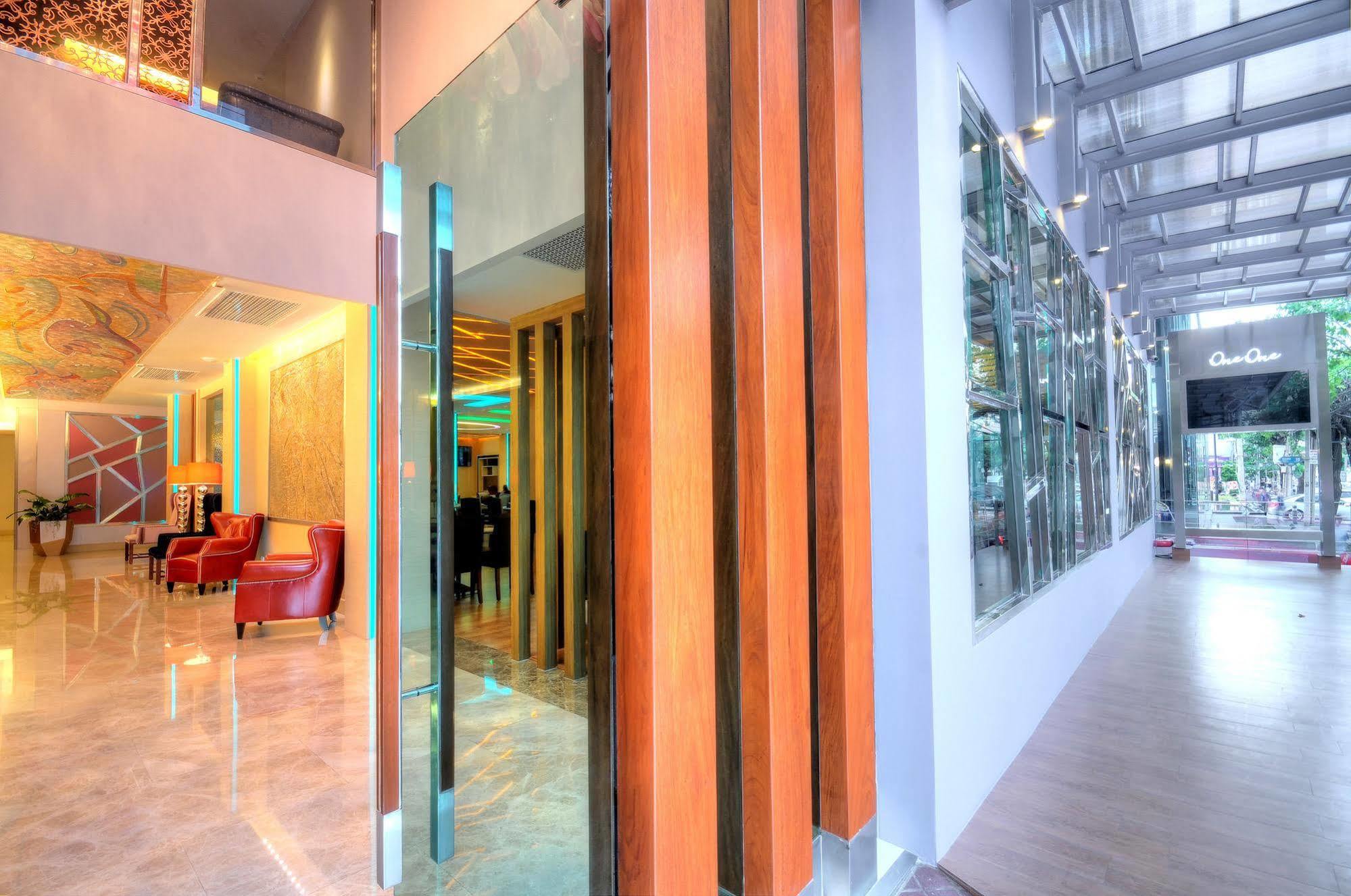 One One Bangkok Otel Dış mekan fotoğraf