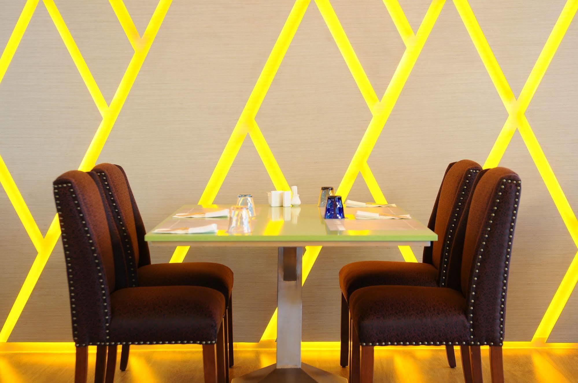 One One Bangkok Otel Dış mekan fotoğraf