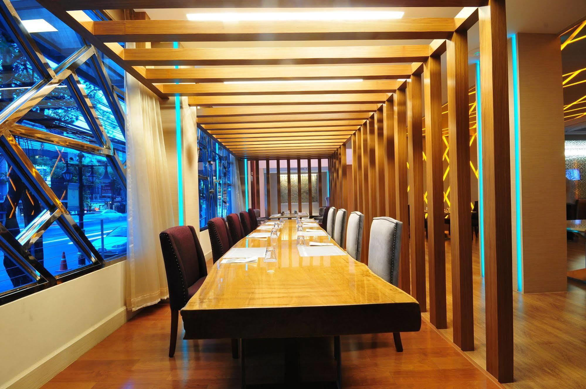 One One Bangkok Otel Dış mekan fotoğraf